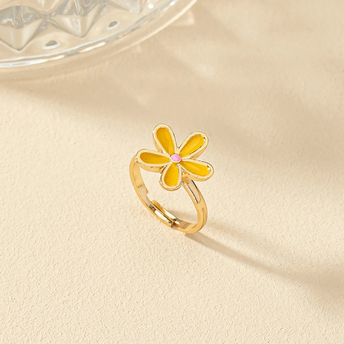 Retro Simple Style Flower Gold Plated Alloy Wholesale Rings