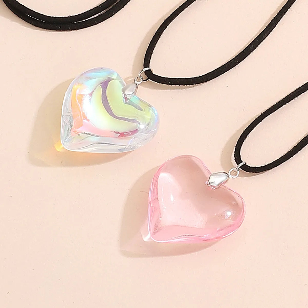 Retro Simple Style Heart Shape Mixed Materials Women'S Pendant Necklace