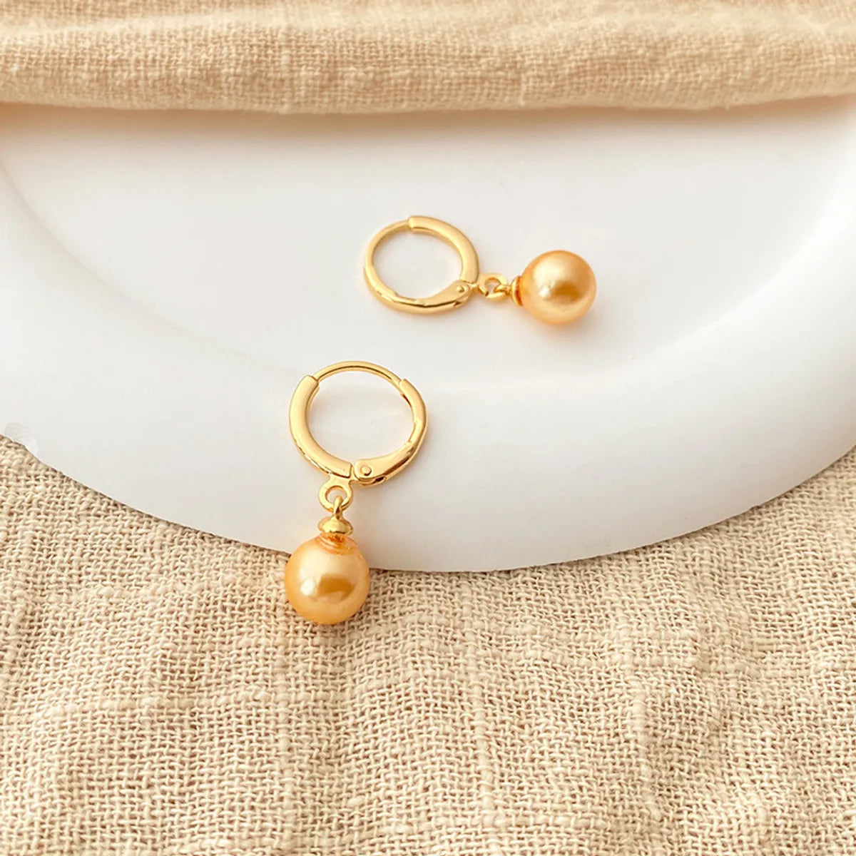 Retro Simple Style Round Copper Plating Inlay Pearl Drop Earrings 1 Pair