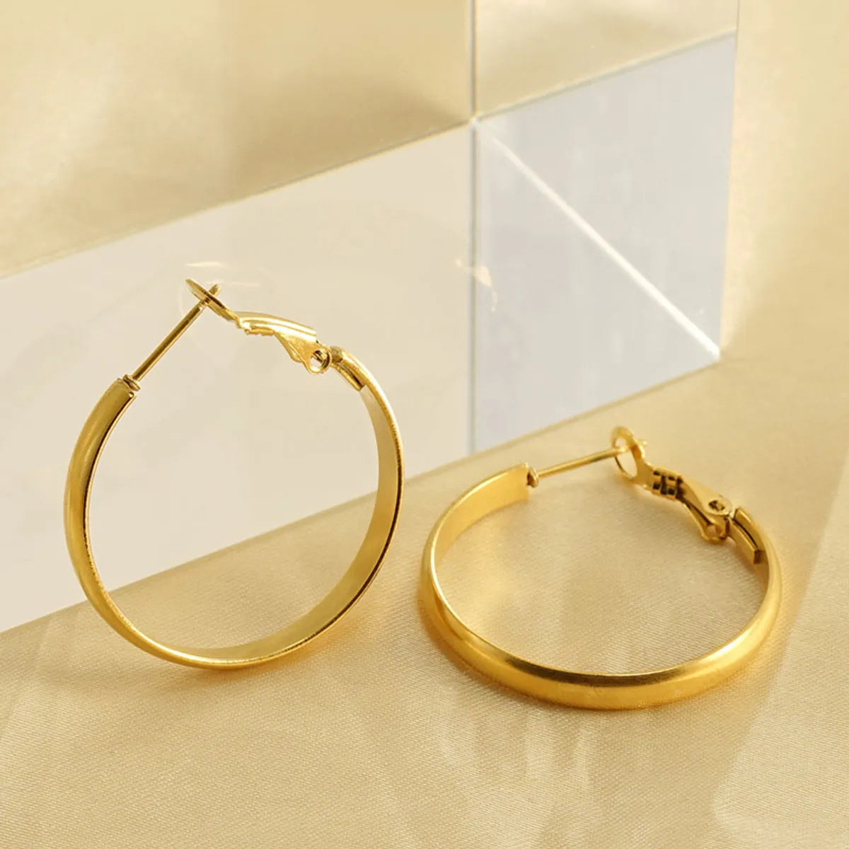 1 Pair Retro Simple Style Round Plating Stainless Steel 18k Gold Plated Hoop Earrings