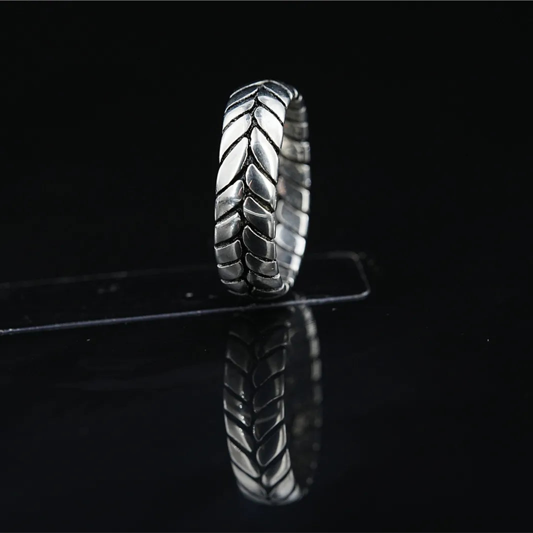 Retro Simple Style Solid Color Titanium Steel Irregular Plating Rings