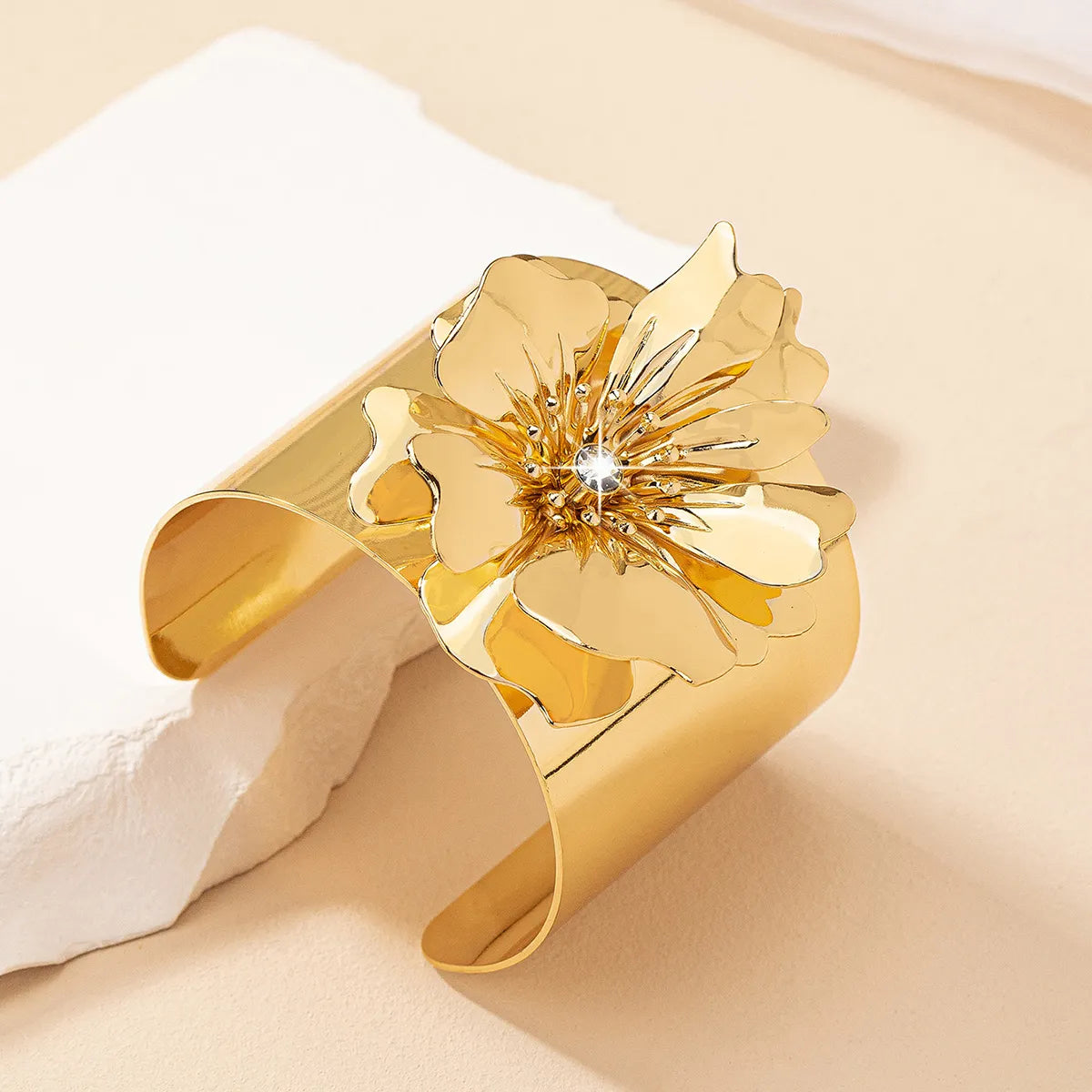 Retro Simple Style Streetwear Flower Alloy Wholesale Bangle