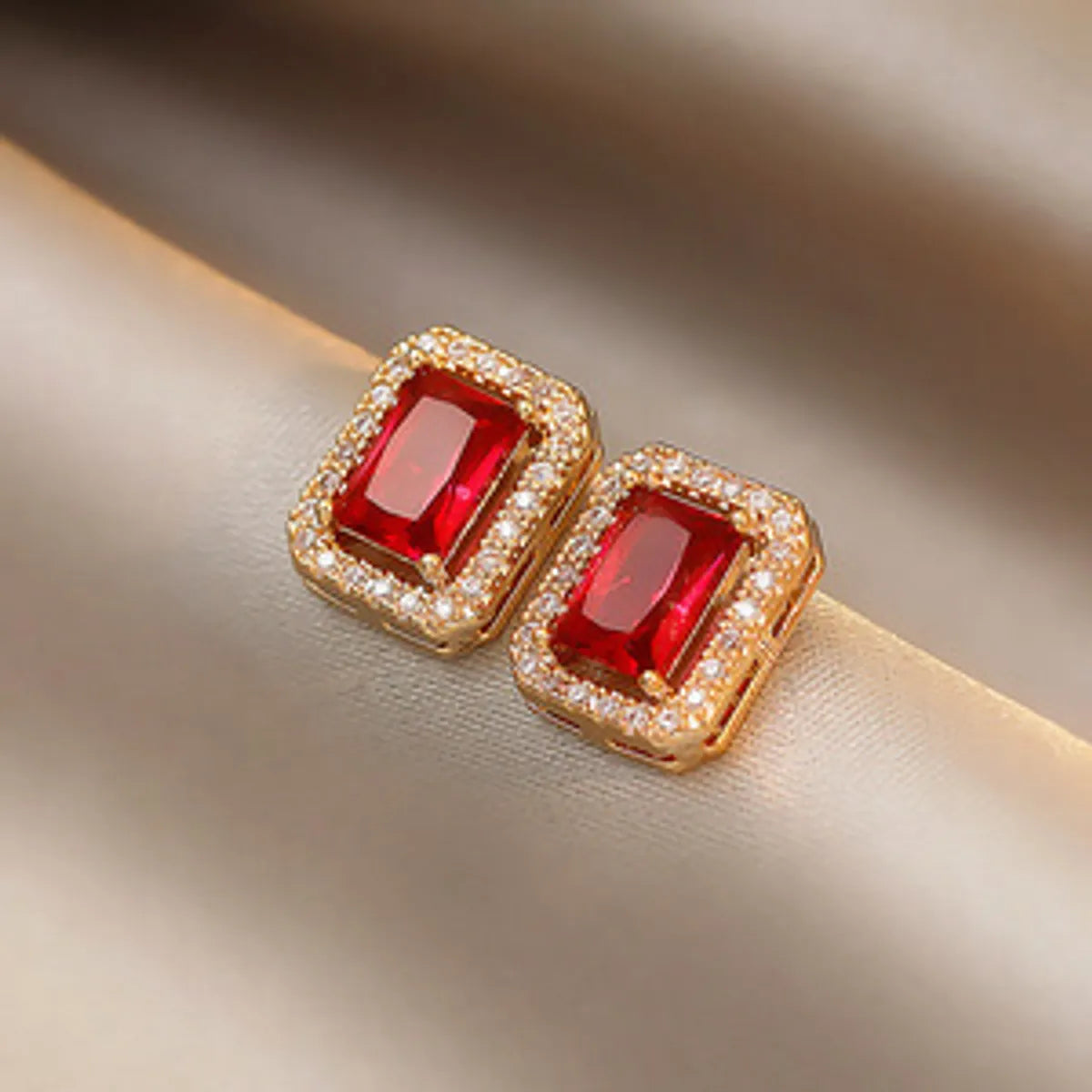 Retro Square Oval Water Droplets Alloy Rhinestone Women'S Earrings 1 Pair