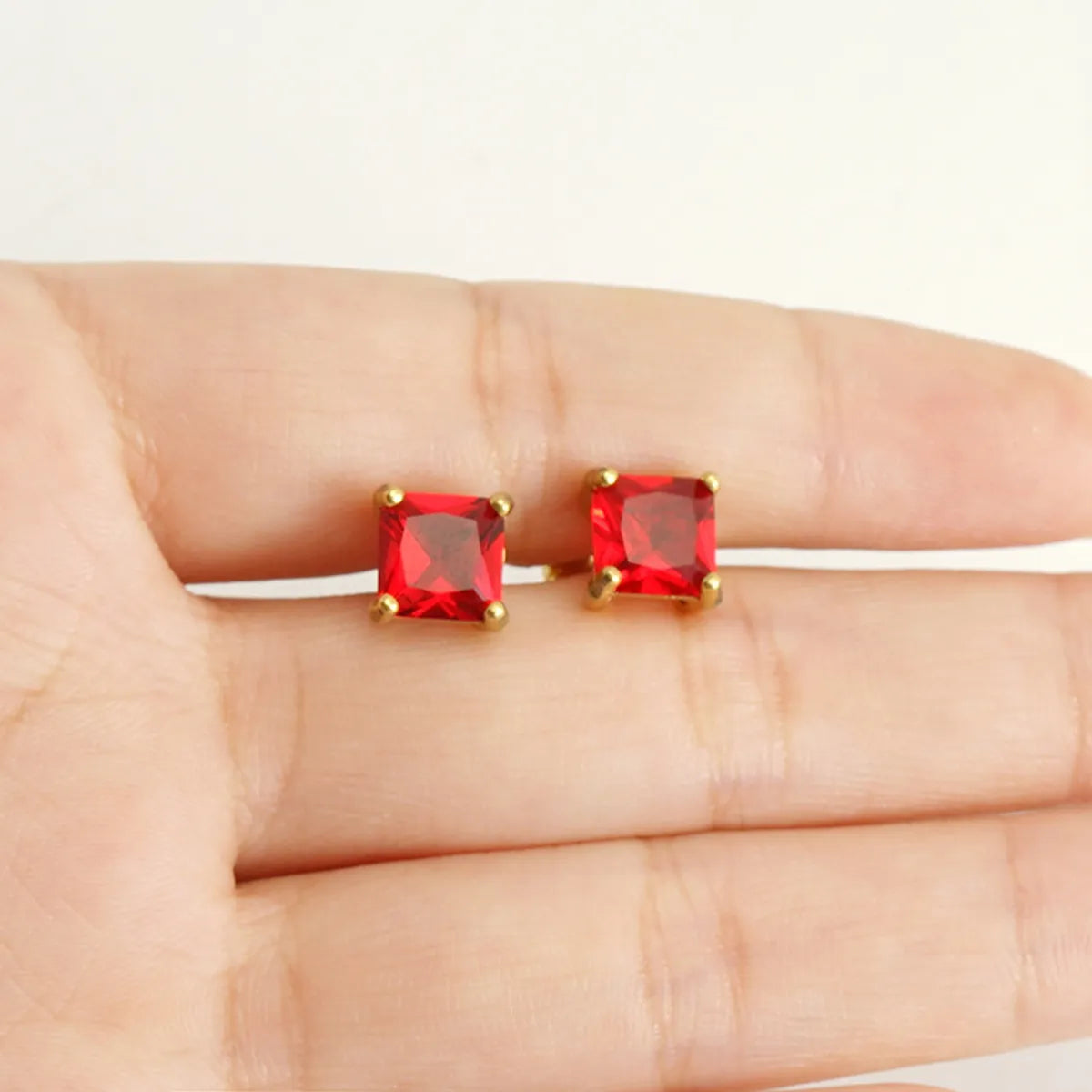 1 Pair Retro Square Inlaid Zircon Stainless Steel Ear Studs