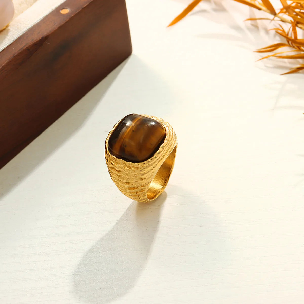 Retro Square Tiger Eye Titanium Steel 18K Gold Plated Pink Crystal Tiger Eye Rings In Bulk