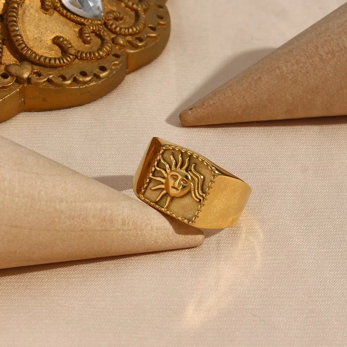 Retro Sun 18k Gold Plated Metal Wholesale Rings