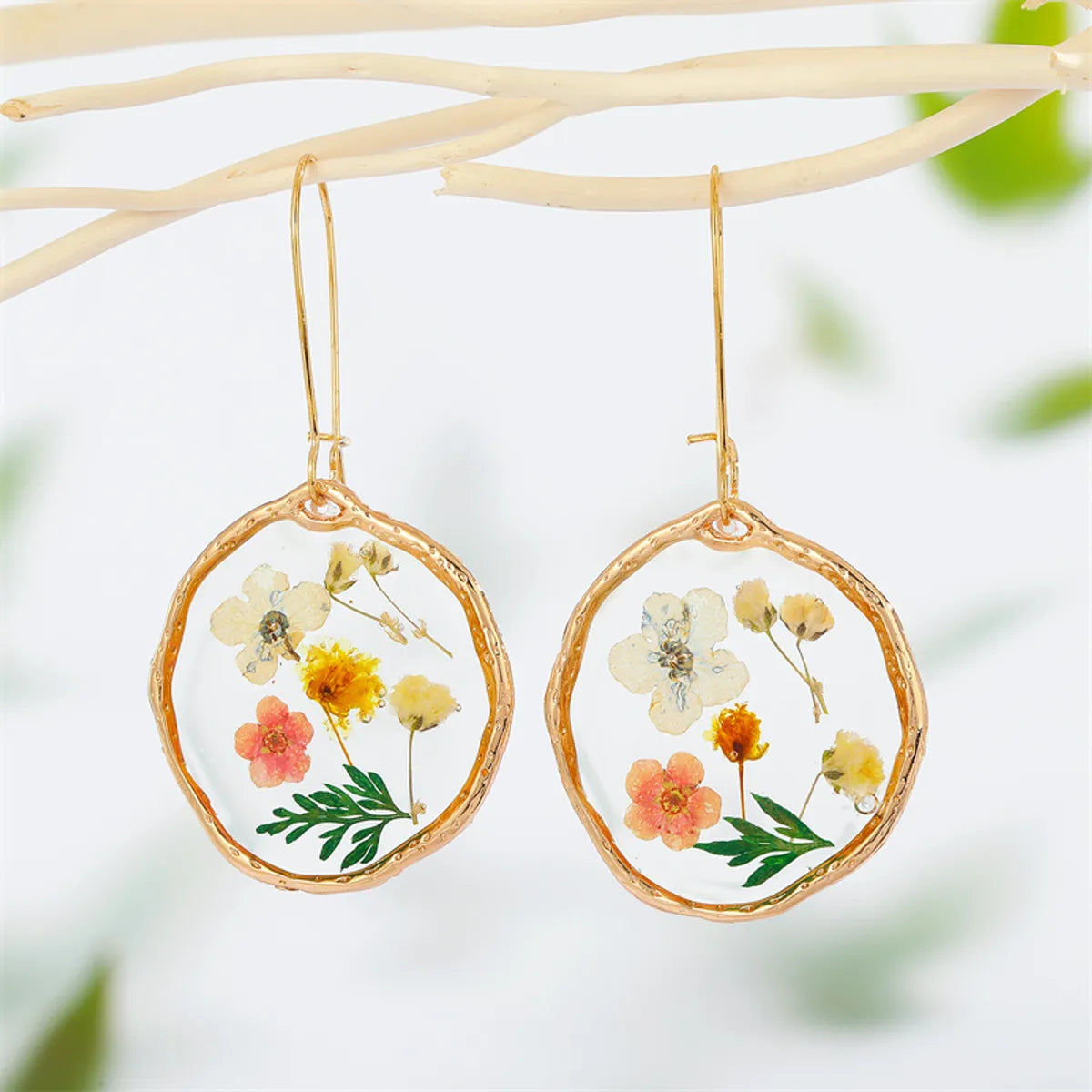 Retro Trend Transparent Resin Natural Dried Flower Earrings Flower Ear Hook