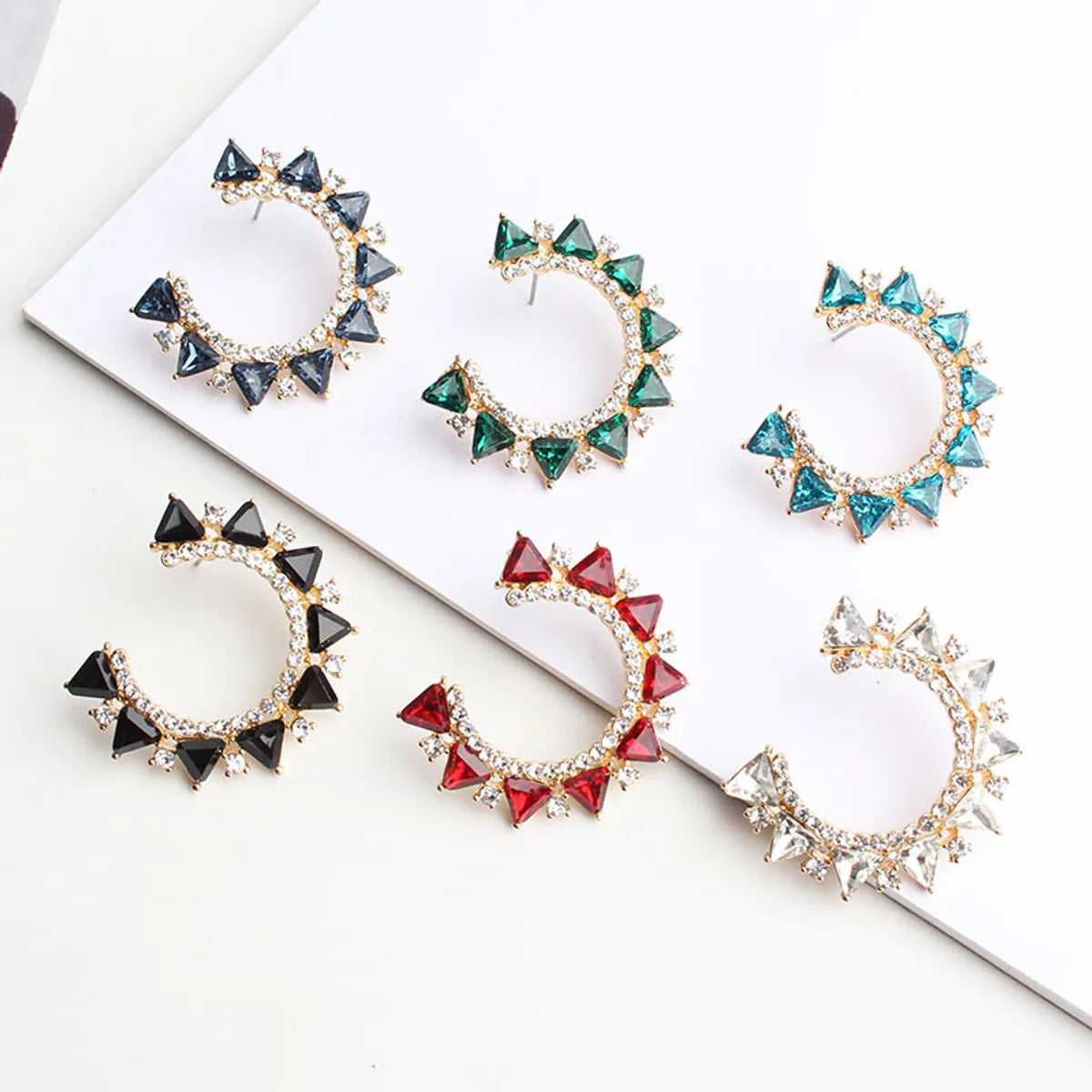 1 Pair Retro Triangle Plating Inlay Alloy Artificial Diamond Glass Ear Studs