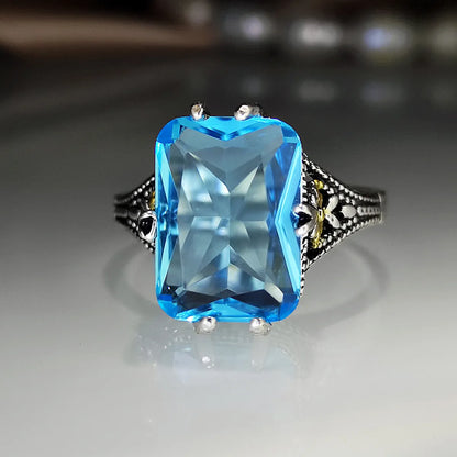 Retro Two-Tone Flower And Sapphire Ring Wholesale