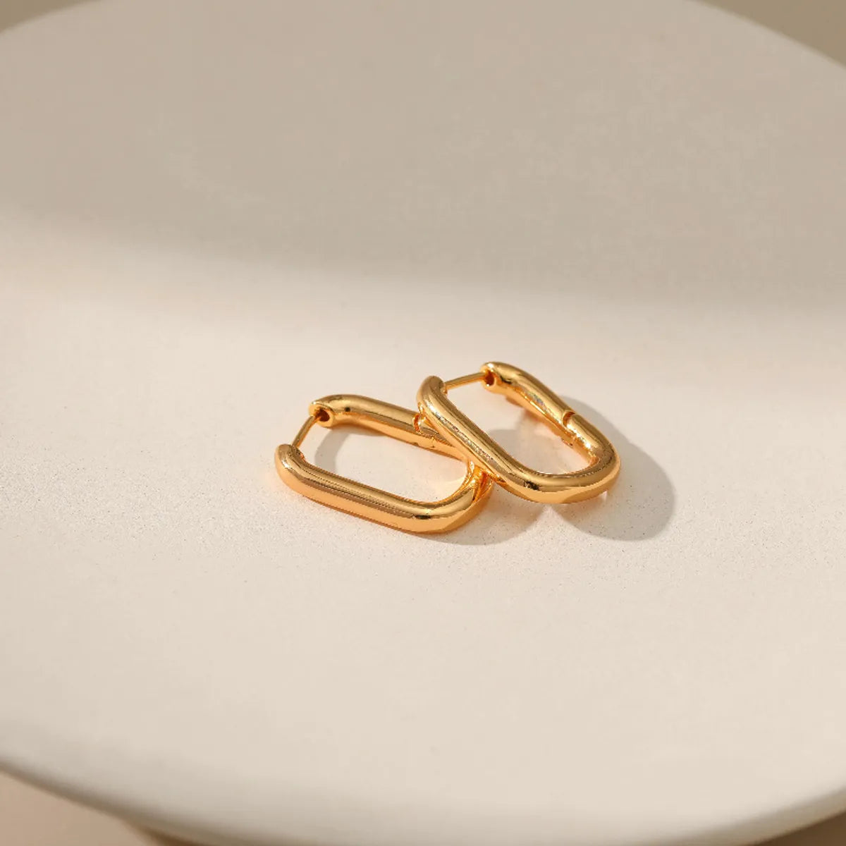 Retro U Shape Copper Gold Plated Hoop Earrings 1 Pair