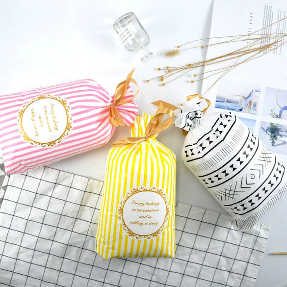 Ribbon Drawstring Gift Bag For Christmas And New Year Packaging Candy Paper Bag Biscuit Bundle Pocket Made Of Pe With Gravure Printing Craft For Casual Use