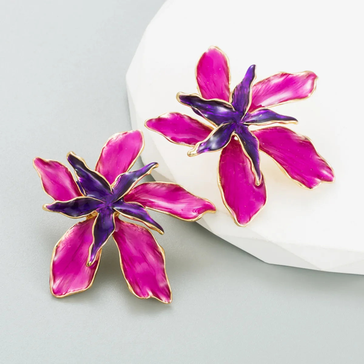 Romantic Petal Alloy Enamel Gold Plated Women'S Earrings 1 Pair