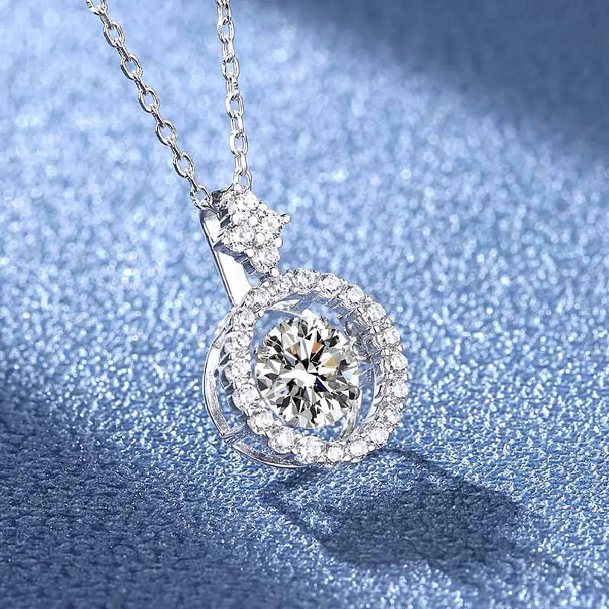 Romantic Shiny Round Rhombus Sterling Silver Moissanite Zircon Pendant Necklace In Bulk