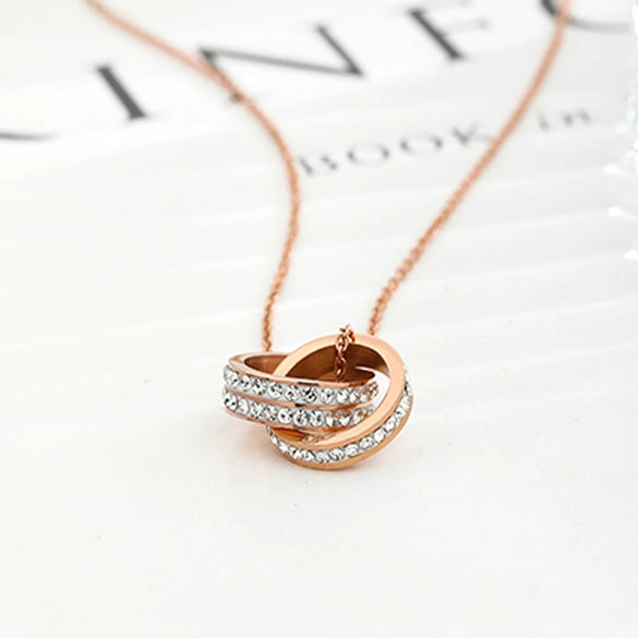 Rose Gold Electroplated Titanium Steel Double Ring Circle Pendant Necklace With Cross Chain For Women Simple Layered Clavicle Chain
