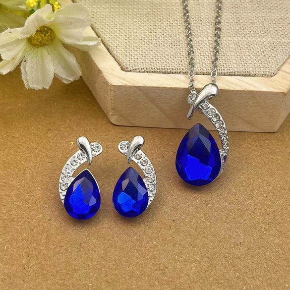 Round Chrysanthemum Four Leaf Clover Titanium Steel Jewelry Set With Gemstone Inlaid And Electroplated For Women