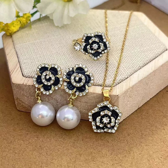 Round Chrysanthemum Four Leaf Clover Titanium Steel Jewelry Set With Gemstone Inlaid And Electroplated For Women