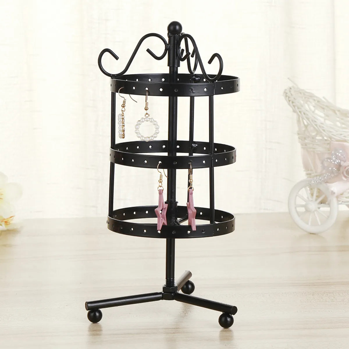 Basic Geometric Iron Jewelry Rack