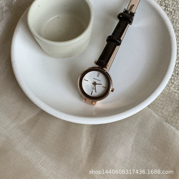 Round Watch Alloy Case Ordinary Glass Mirror Leisure Design For Girls