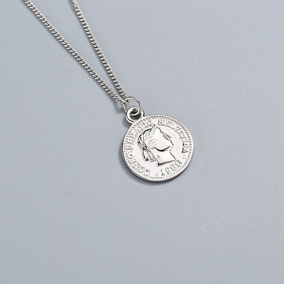 S925 Sterling Silver Ancient Coin Pendant Necklace For Women Geometric Queen Coin Collarbone Chain With Electroplated Finish