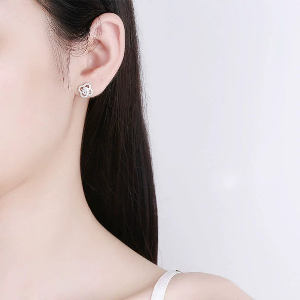 S925 Sterling Silver Moissanite Geometric Lucky Grass Earrings Electroplated Fashion Sweet Jewelry Gift