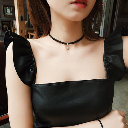 Sexy Simple Style Geometric Pu Leather Alloy Inlay Artificial Pearls Rhinestones Zircon Women's Choker