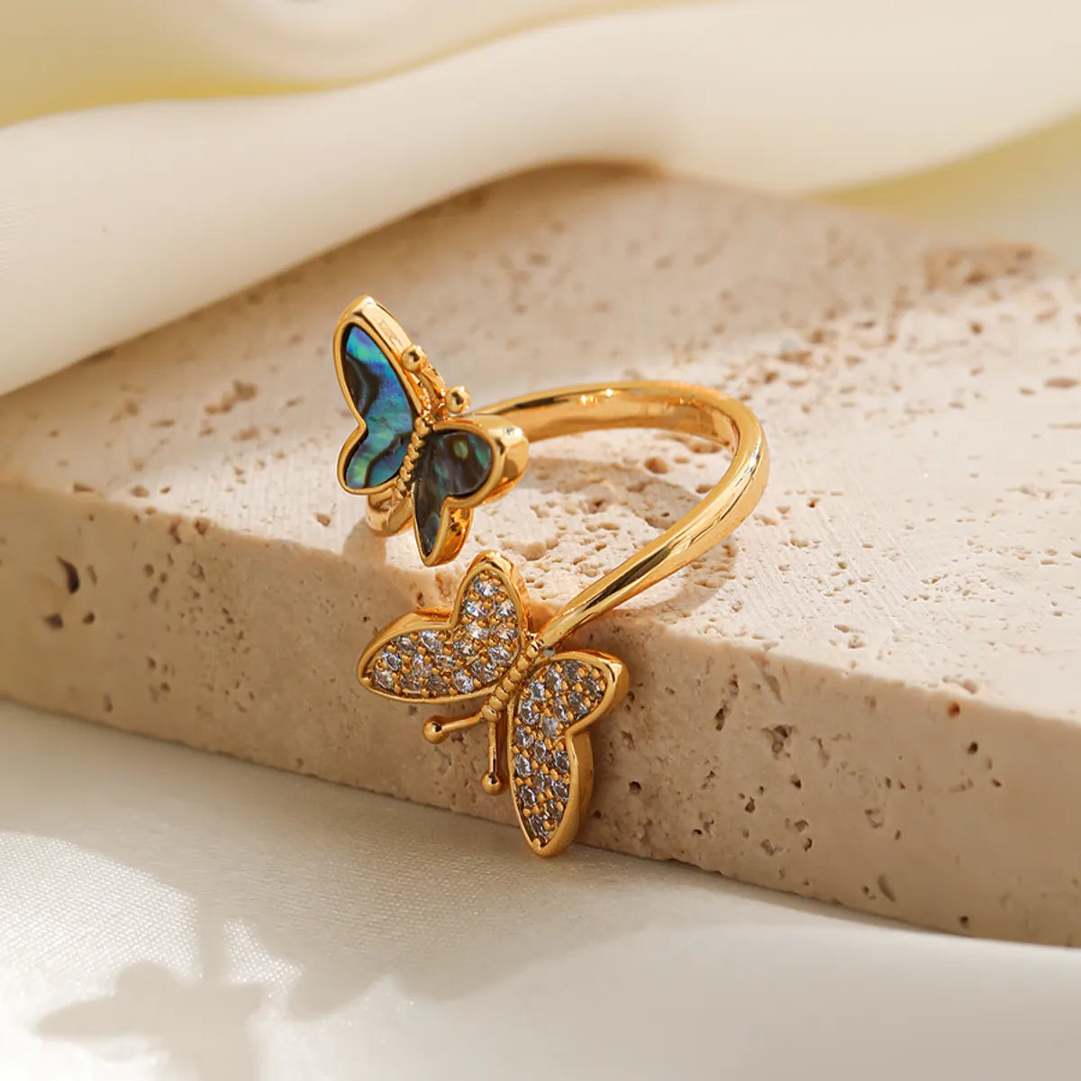 Shell Copper 18K Gold Plated Basic Simple Style Commute Enamel Inlay Butterfly Pearl Shell Zircon Open Rings