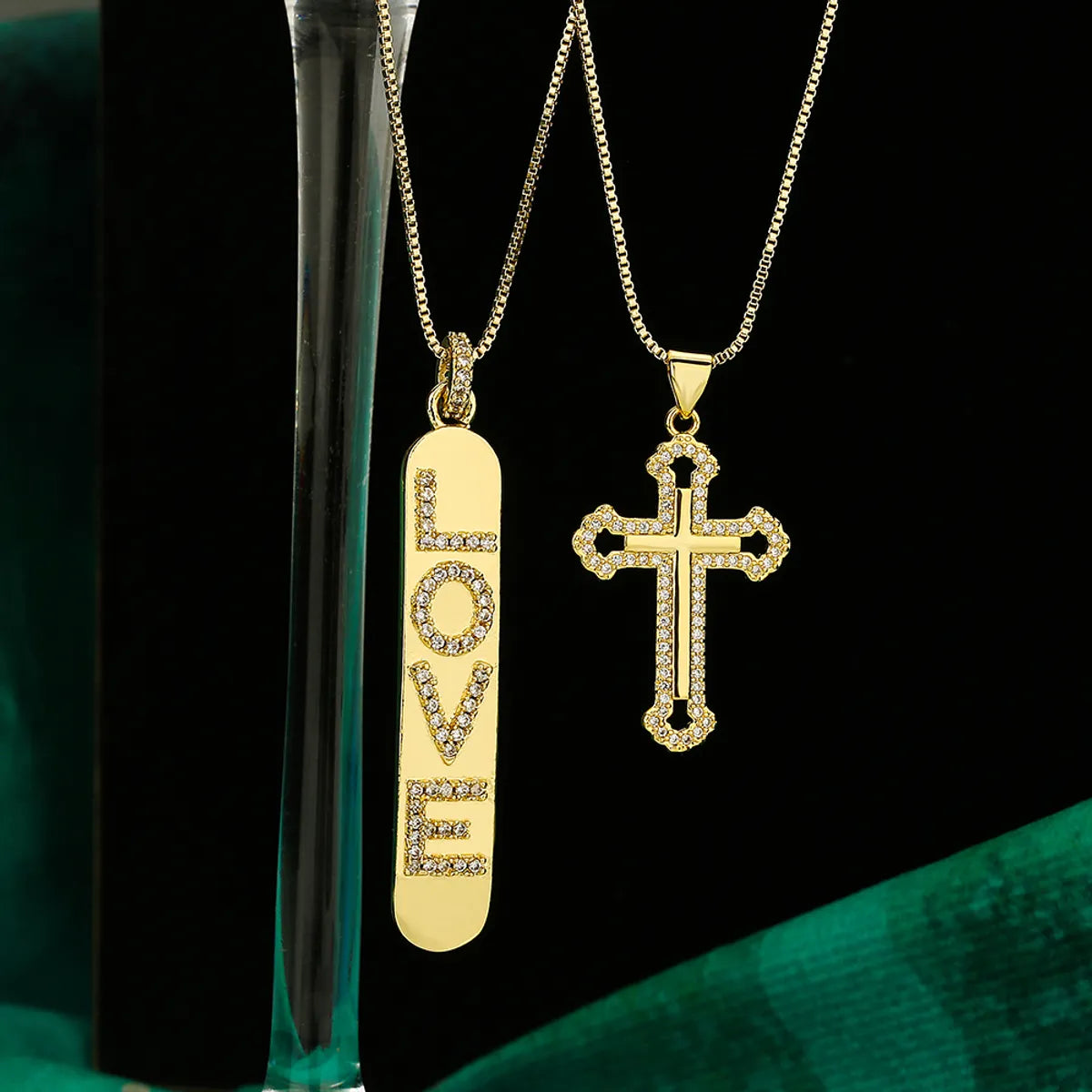 Shiny Love Cross Copper Plating Inlay Zircon 18k Gold Plated Pendant Necklace