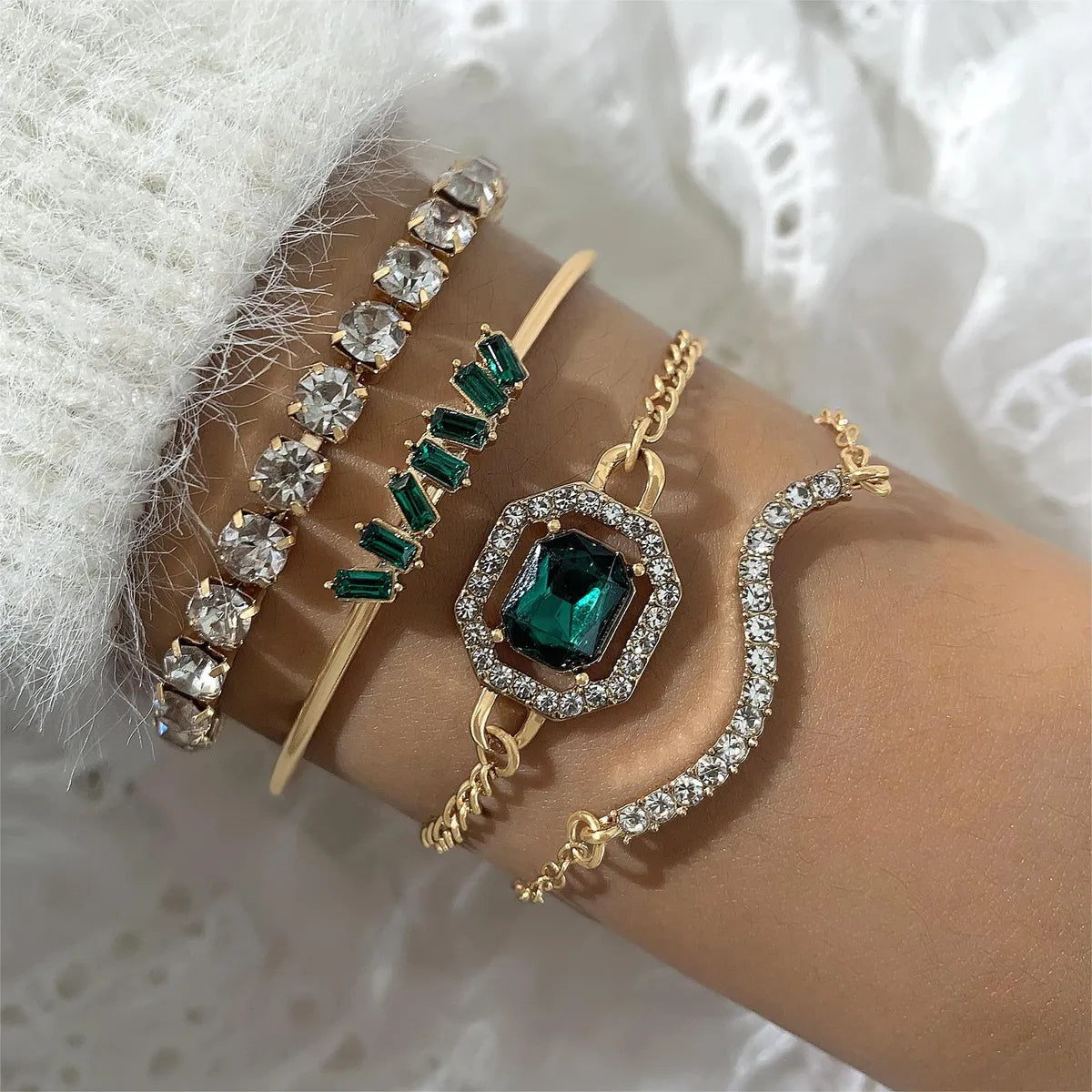 Shiny Solid Color Alloy Plating Inlay Rhinestones Gold Plated Women's Bracelets Bangle