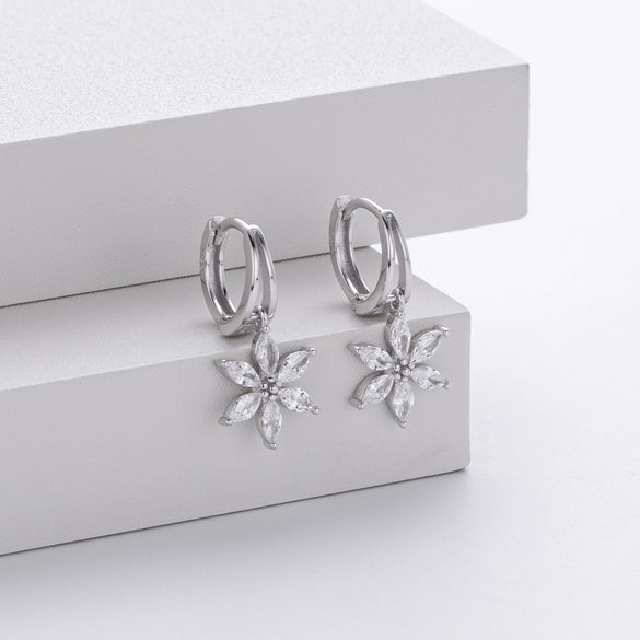 Silver Flower Earrings With Electroplating Treatment