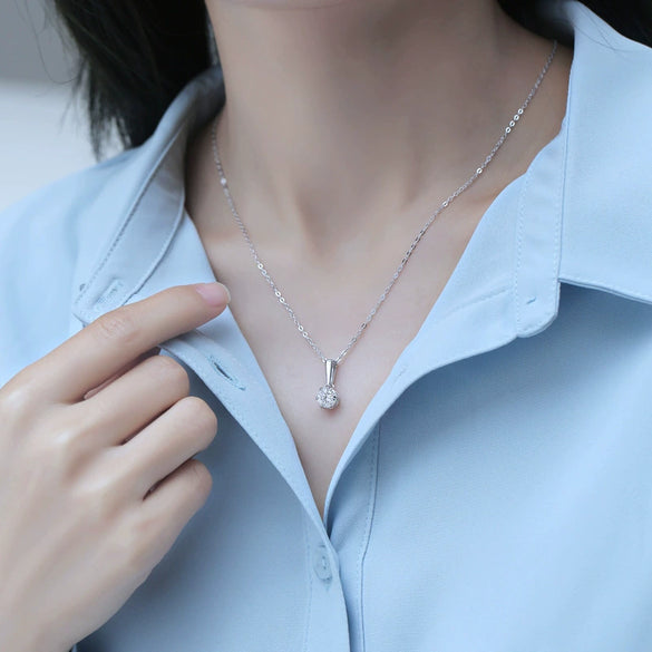 Silver Geometric Clavicle Chain With Moissanite Inlay Pendant