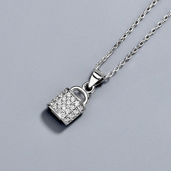 Silver Jewelry Women's Clavicle Chain With 925 Silver Small Lock Pendant And Diamond Design