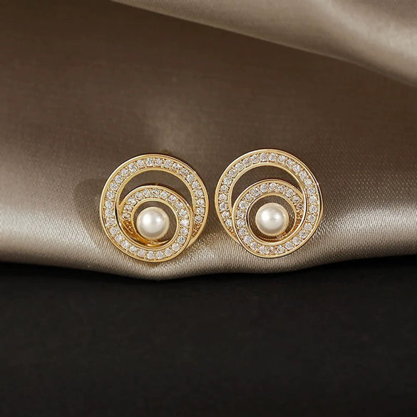 Silver Needle Metal Heart Plain Hoop Earrings Elegant Cold Style Electroplated For Women