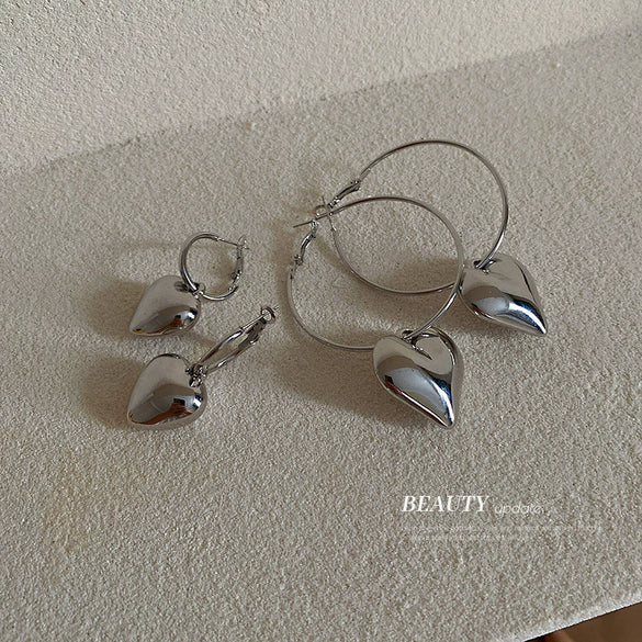Silver Needle Metal Heart Plain Hoop Earrings Elegant Cold Style Electroplated For Women