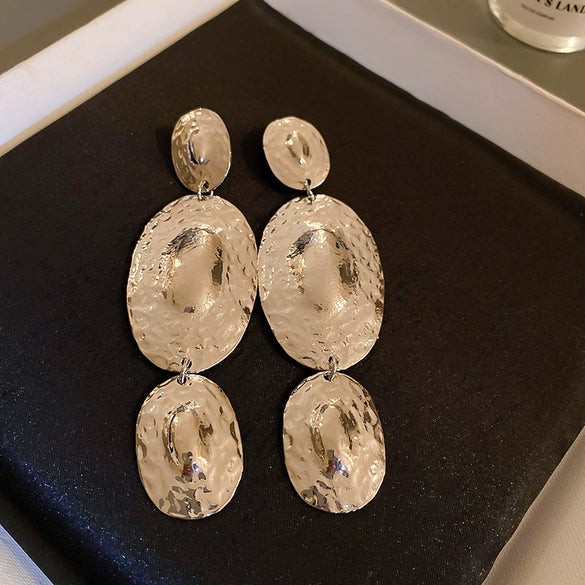 Silver Needle Pattern Oval Tassel Metal Earrings For Women With Electroplating Design