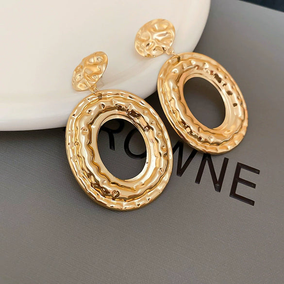 Silver Needle Pattern Oval Tassel Metal Earrings For Women With Electroplating Design
