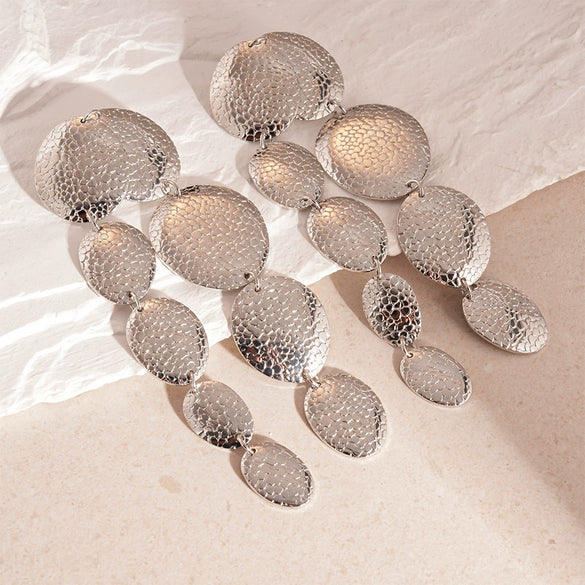 Silver Needle Pattern Oval Tassel Metal Earrings For Women With Electroplating Design