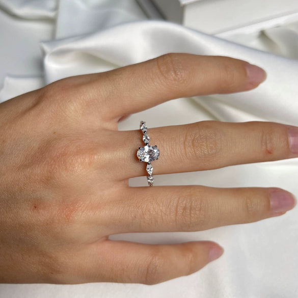 925 Silver Women's Oval Eggshaped Geometric Fashionable Electroplated Zircon Ring