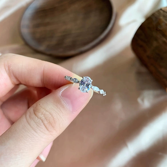 925 Silver Women's Oval Eggshaped Geometric Fashionable Electroplated Zircon Ring