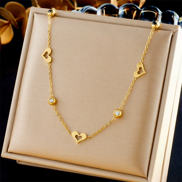 Simple All Match Heart Shaped Diamond Encrusted Crystal Love Pendant Necklace In Stainless Steel With Electroplating For Women