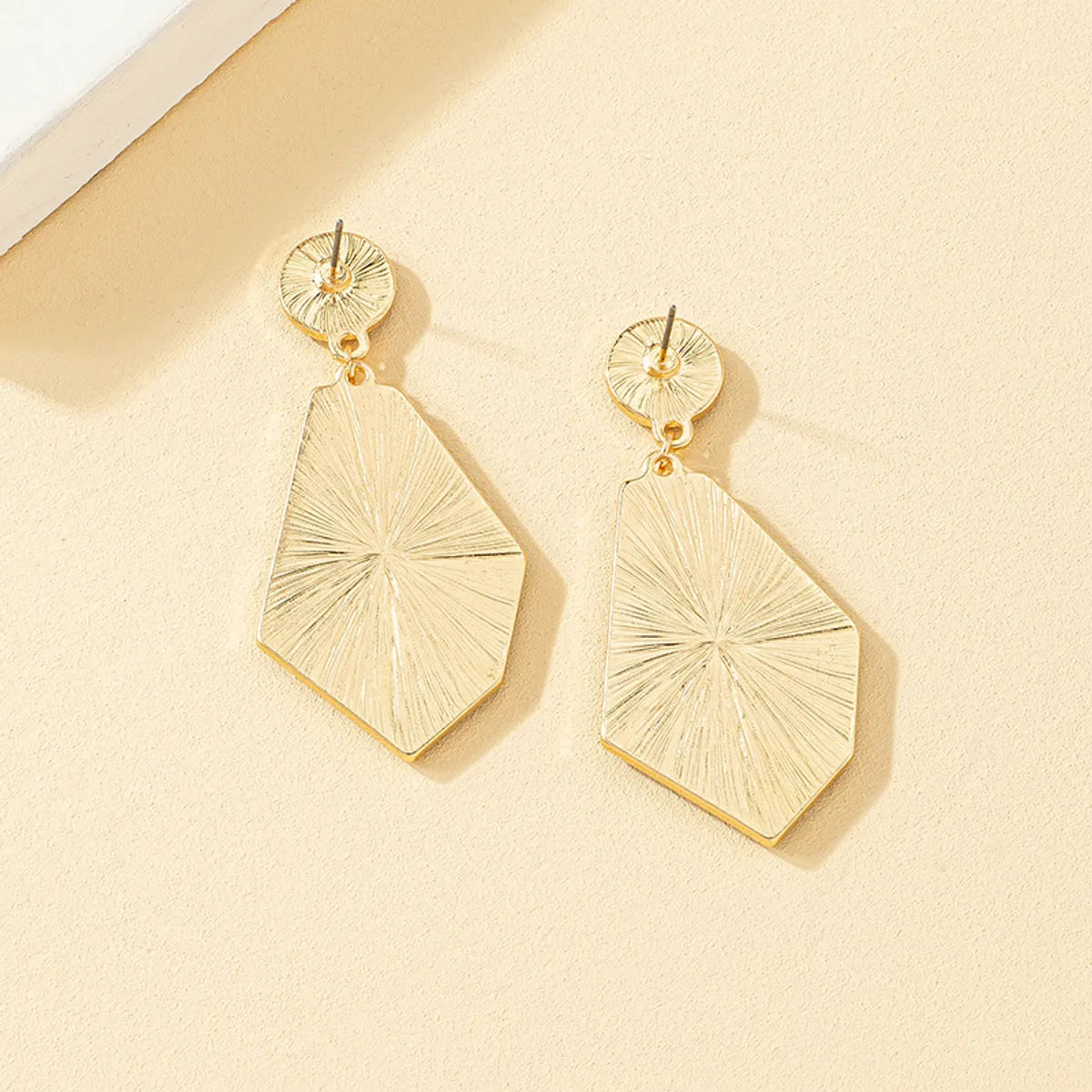 Ins Style Luxurious Lady Geometric Alloy Women's Earrings