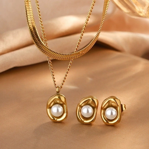 Simple Bow Stainless Steel Jewelry Set With Roman Medallion Irregular Love Pattern Electroplated For Women