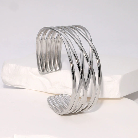 Simple Cold Style Geometric Love Flower French Gold Plated Stainless Steel Bracelet For Women