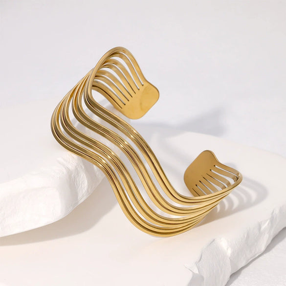 Simple Cold Style Geometric Love Flower French Gold Plated Stainless Steel Bracelet For Women