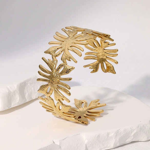 Simple Cold Style Geometric Love Flower French Gold Plated Stainless Steel Bracelet For Women