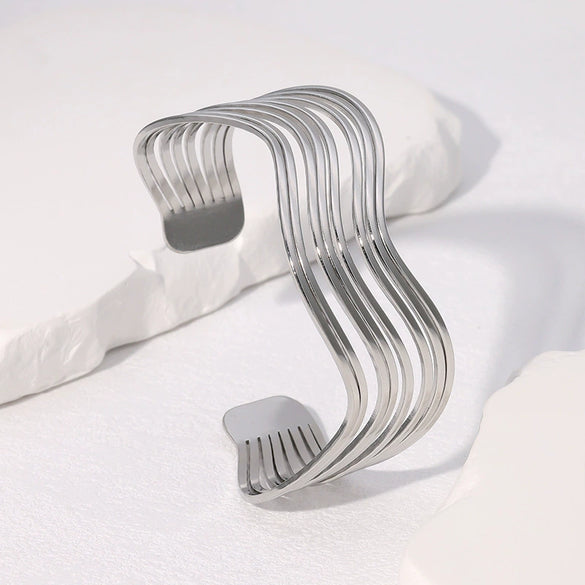 Simple Cold Style Geometric Love Flower French Gold Plated Stainless Steel Bracelet For Women