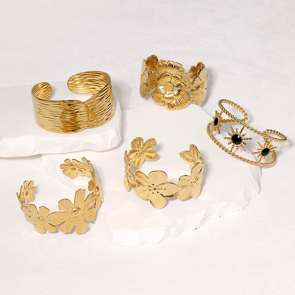 Simple Cold Style Geometric Love Flower French Gold Plated Stainless Steel Bracelet For Women