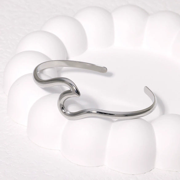 Simple Cold Style Geometric Love Flower French Gold Plated Stainless Steel Bracelet For Women