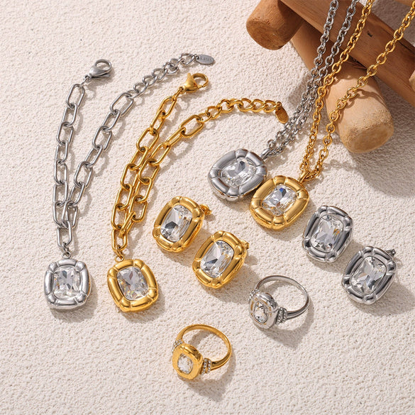 Simple Design Geometric Oval Diamondencrusted Goldplated Titanium Steel Pendant Jewelry With Electroplating For Women