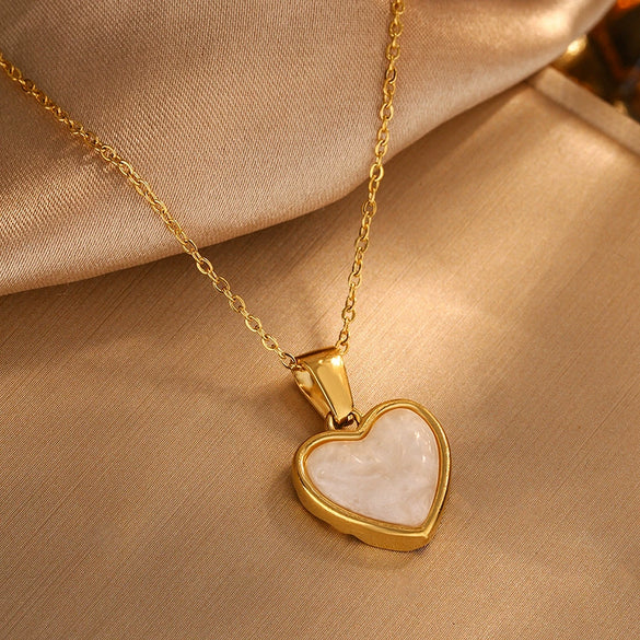 Simple Design Stainless Steel Heart Pendant Necklace For Women With Electroplating Treatment And Ochain