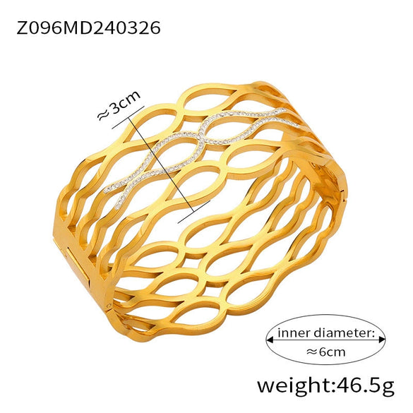 Simple Diamondencrusted Crown Hollow Women's Bracelet Titanium Steel 18K Real Gold Plated Geometric Style Electroplated